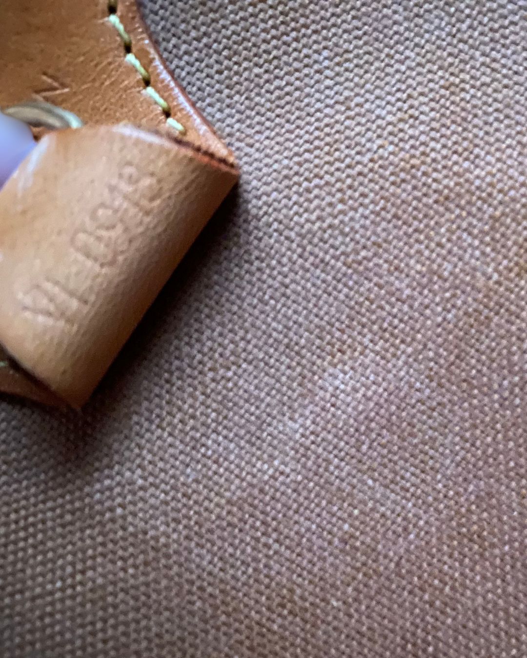 LOUIS VUITTON