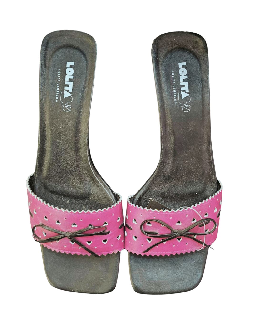 #vintageπαπουτσια #δερματιναmules #ροζσανδαλια #vintagegreece #σπανιοκομματι #γυναικειαπαπουτσια40 #καινούργιο #vintageμοδα #lolitalempicka #lolitalempickashoes #vintagemules #y2kfashion #90sfashion #coquettecore #pinkleather #squaretoeshoes #designerarchive #deadstockvintage