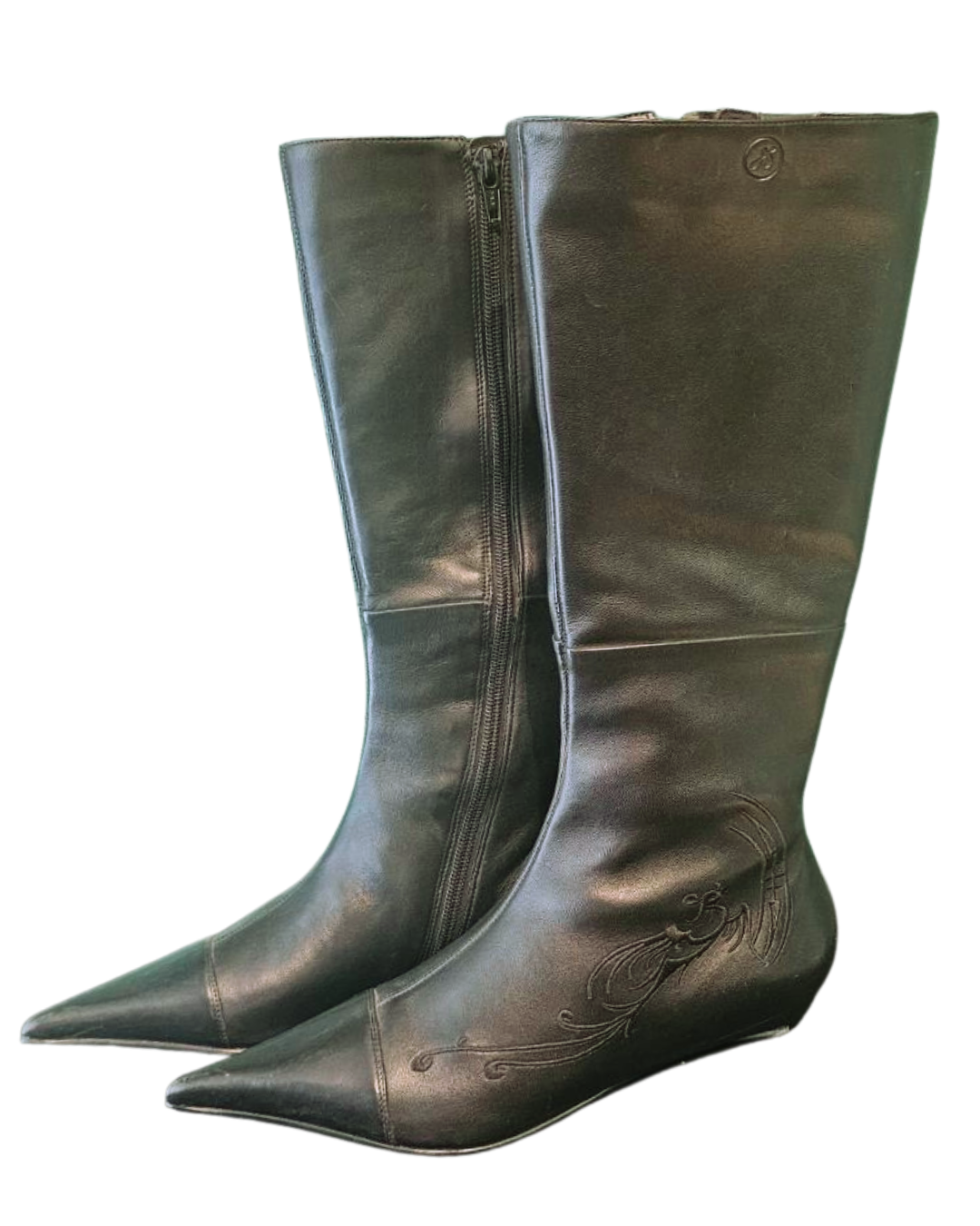 <h1>Save the Fashion: Ο Απόλυτος Προορισμός για Vintage & Y2K Μόδα</h1>

<p>Καλώς ήρθες στο <strong>Save the Fashion</strong>, το online spot όπου η αυθεντική vintage αισθητική συναντά τη σύγχρονη βιώσιμη μόδα. Αν ψάχνεις μοναδικά κομμάτια που ξεχωρίζουν, ξεπερνούν τα εφήμερα trends και έχουν τη δική τους ιστορία να διηγηθούν, είσαι στο σωστό μέρος. Από εμβληματικά Y2K κομμάτια των '90s και '00s μέχρι διαχρονικά retro ρούχα, επιλέγουμε προσεκτικά κάθε item για τη συλλογή μας.</p>

<h2>Επώνυμα Vintage Παπούτ
