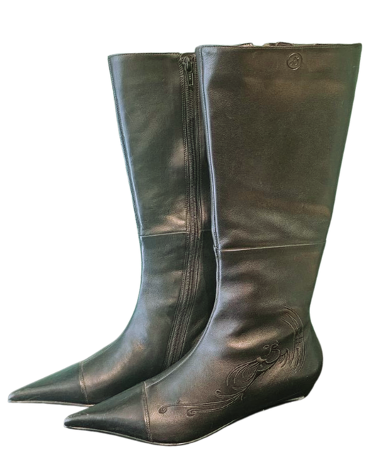 <h1>Save the Fashion: Ο Απόλυτος Προορισμός για Vintage & Y2K Μόδα</h1>

<p>Καλώς ήρθες στο <strong>Save the Fashion</strong>, το online spot όπου η αυθεντική vintage αισθητική συναντά τη σύγχρονη βιώσιμη μόδα. Αν ψάχνεις μοναδικά κομμάτια που ξεχωρίζουν, ξεπερνούν τα εφήμερα trends και έχουν τη δική τους ιστορία να διηγηθούν, είσαι στο σωστό μέρος. Από εμβληματικά Y2K κομμάτια των '90s και '00s μέχρι διαχρονικά retro ρούχα, επιλέγουμε προσεκτικά κάθε item για τη συλλογή μας.</p>

<h2>Επώνυμα Vintage Παπούτ