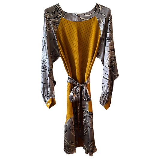 New Designer of the Year" στα British Fashion Awards.Duro Olowu Silk Midi Dress - Mustard & Abstract Grey PrintDuro Olowu, Luxury Fashion Greece, Μεταξωτό Φόρεμα, Designer Pre-loved, Save the Fashion, Αφόρετο Φόρεμα, Midi Silk Dress, Ethical Luxury, Statement Piece, Καινούργια Ρούχα Σχεδιαστών, Silk Kimono Dress."Ένα συλλεκτικό κομμάτι που σπάνια βρίσκεται σε αφόρετη κατάσταση, τώρα διαθέσιμο για την γκαρνταρόμπα σας!"Midi γαμοσ βαπτιση ορκομωσια νυφη αδερφη νυφης αδερφη γαμπρου νονα κουμπαρα  φιλη  νυφη

